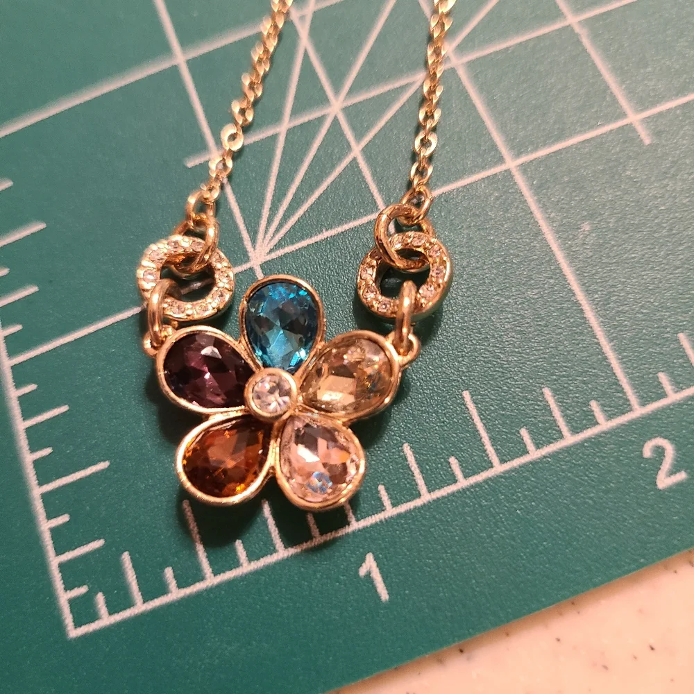 Ladies Necklace for sale